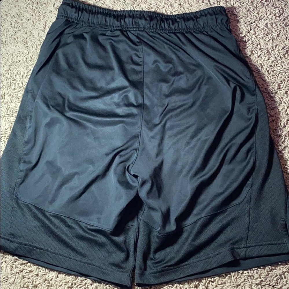 Nike shorts - Picture 2 of 3